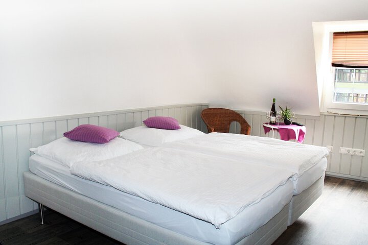 Room 15 of 34