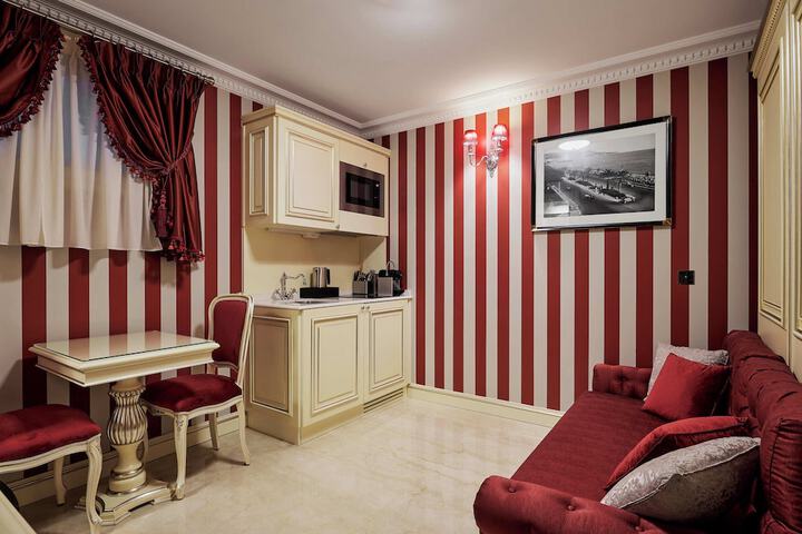 Room 34 of 109