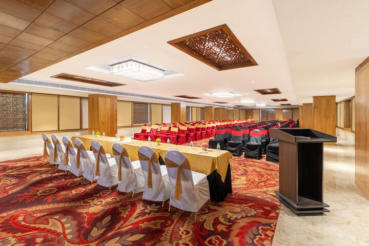 Ballroom/Hall 68 of 76