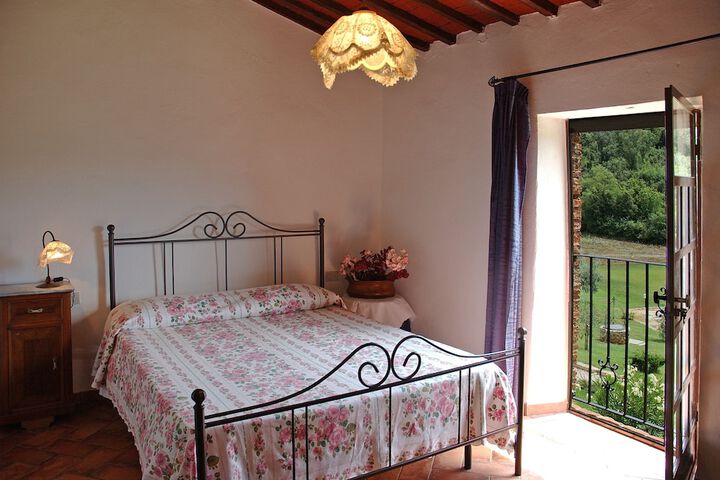 Room 2 of 41