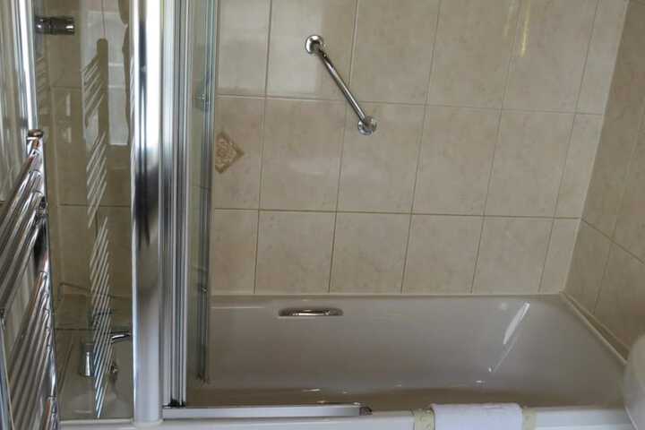 Room 35 of 62