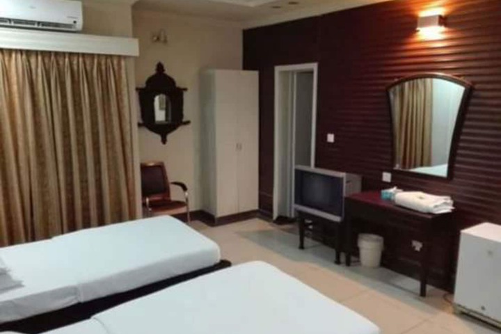 Room 10 of 94