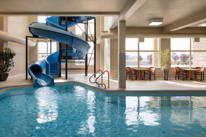 Pool Hotel