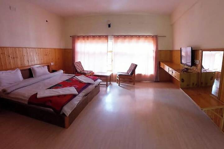 Room 9 of 19