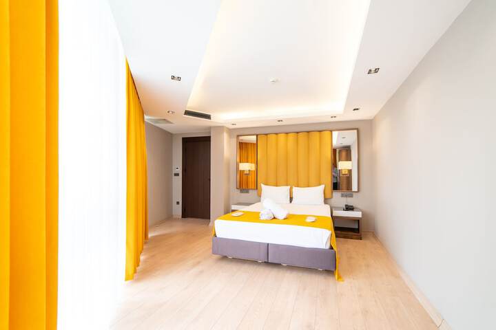 Room 33 of 100