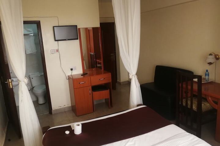 Room 12 of 23