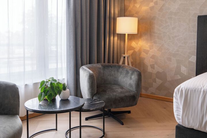 Room 32 of 62