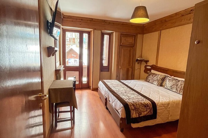 Room 18 of 38