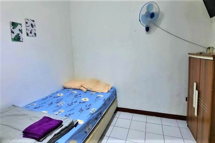 Room 18 of 34