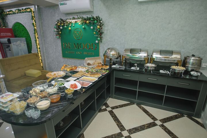 Dining 40 of 63
