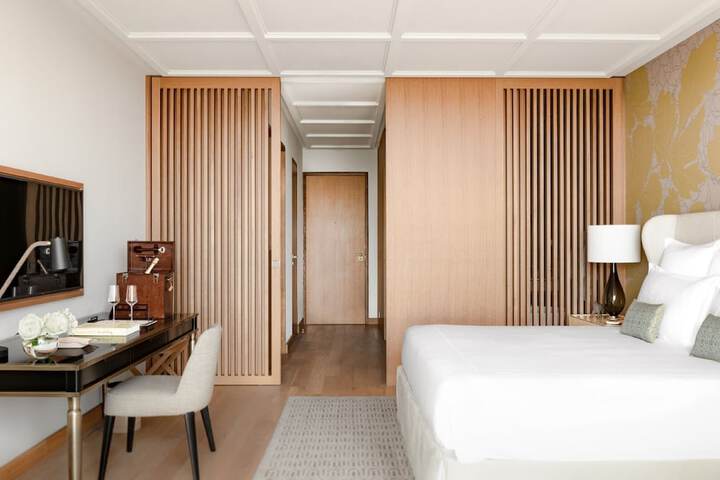 Room 11 of 112