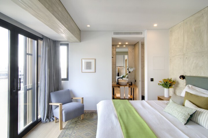 Room 5 of 52