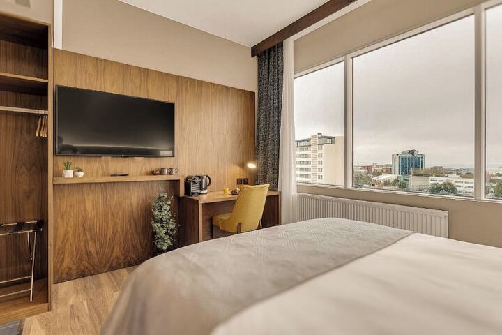 Room 32 of 131