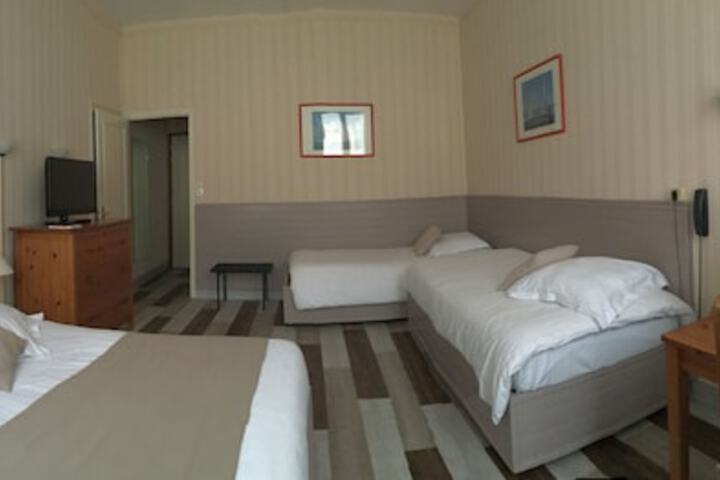 Room 4 of 50