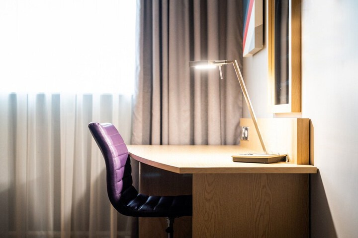 Room 16 of 50