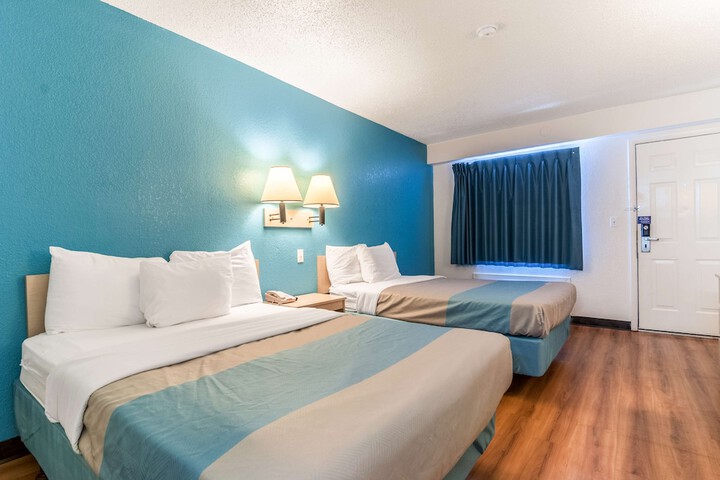 Room 4 of 27