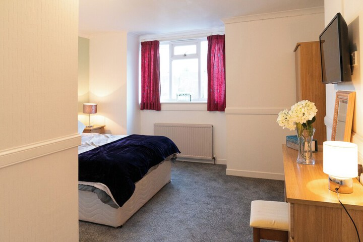 Room 6 of 15