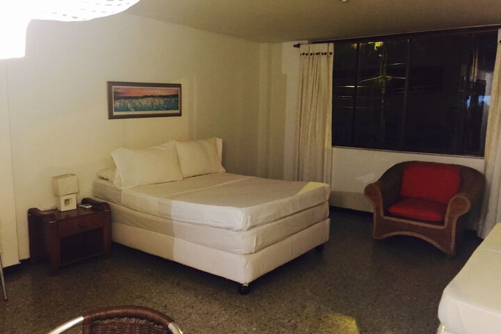 Room 2 of 7