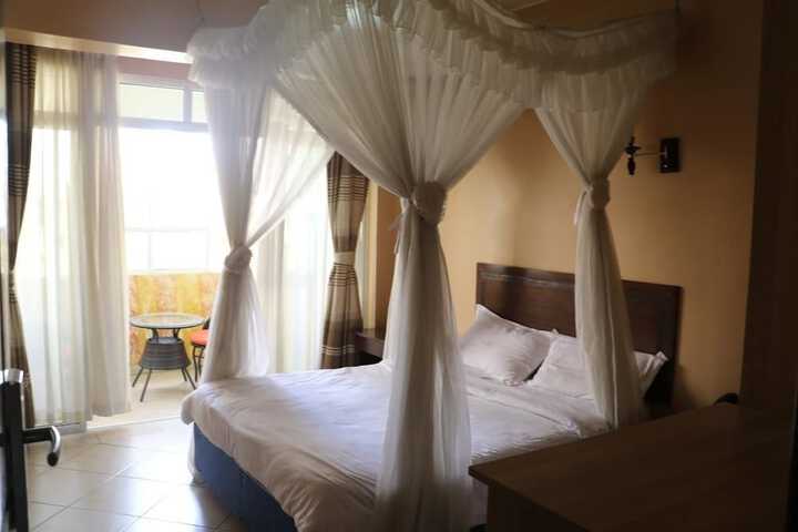 Room 9 of 22