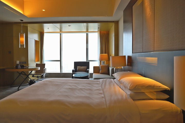 Room 18 of 109