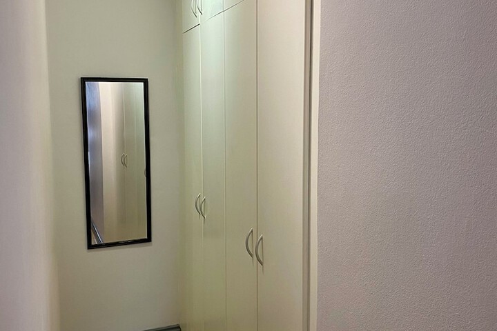 Room 4 of 61