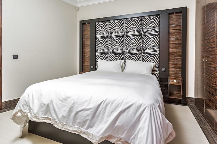 Room 3 of 56