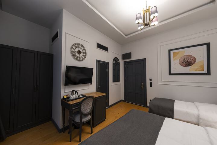 Room 35 of 134