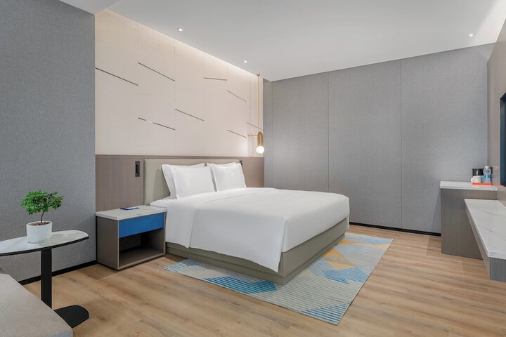 Room 12 of 45