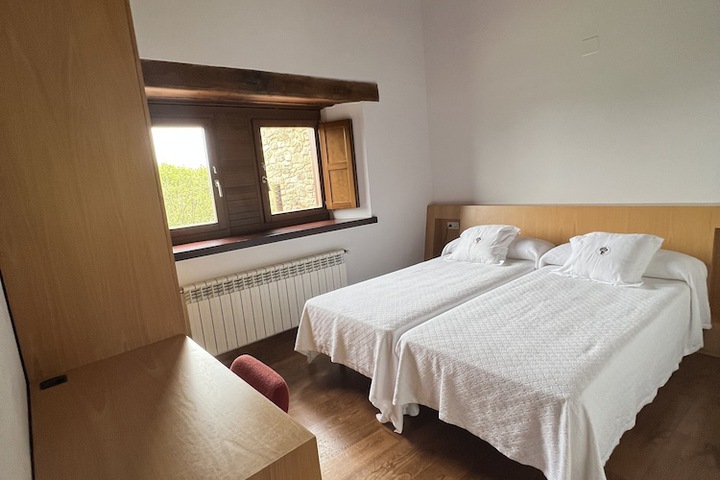 Room 6 of 77
