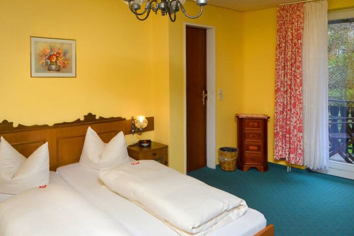 Room 4 of 31