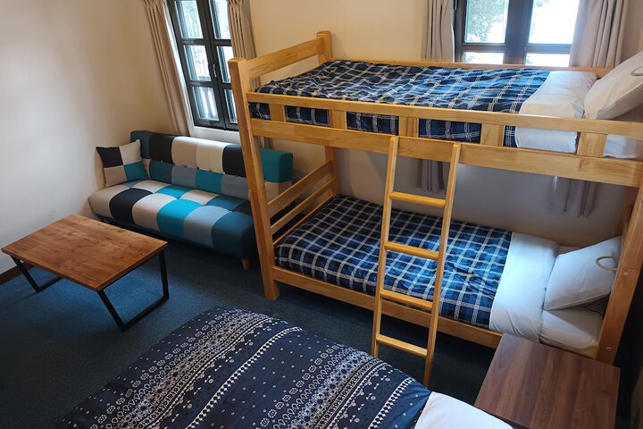 Room 27 of 66