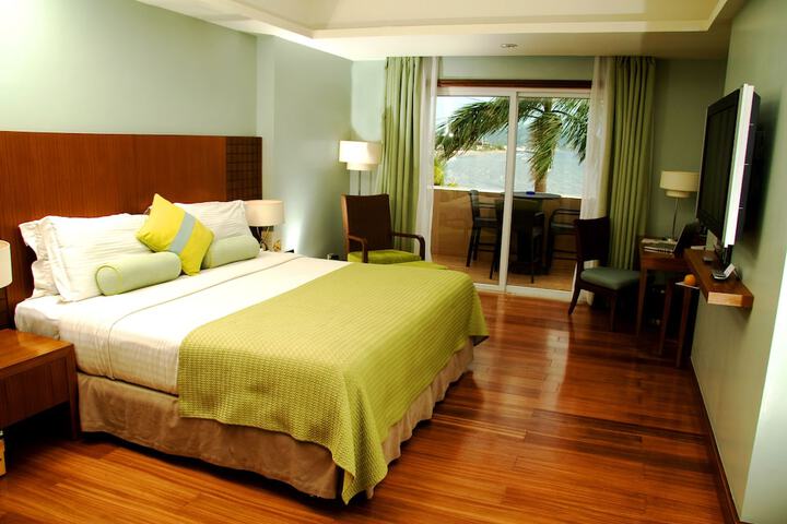 Room 4 of 50