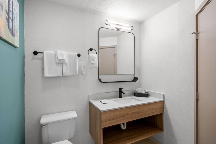 Room 34 of 61