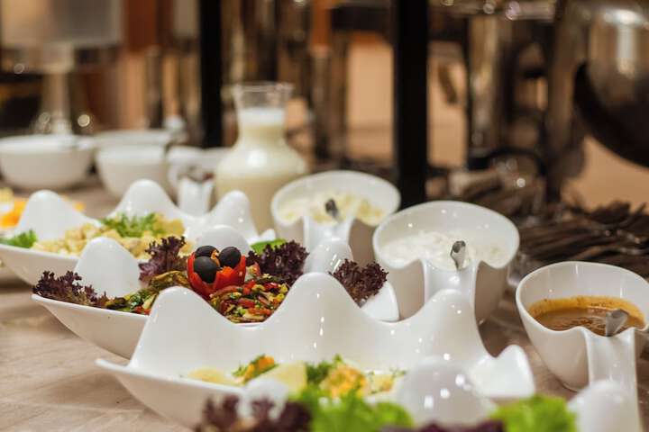 Dining 42 of 50
