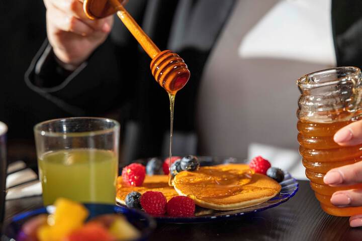 Breakfast/Coffee Service 92 of 135