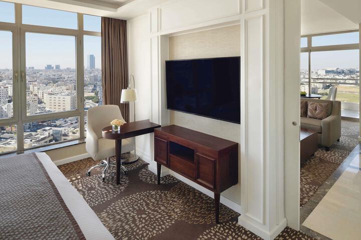 Room 25 of 195