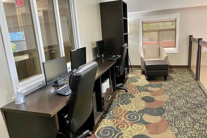 Business Center 38 of 47