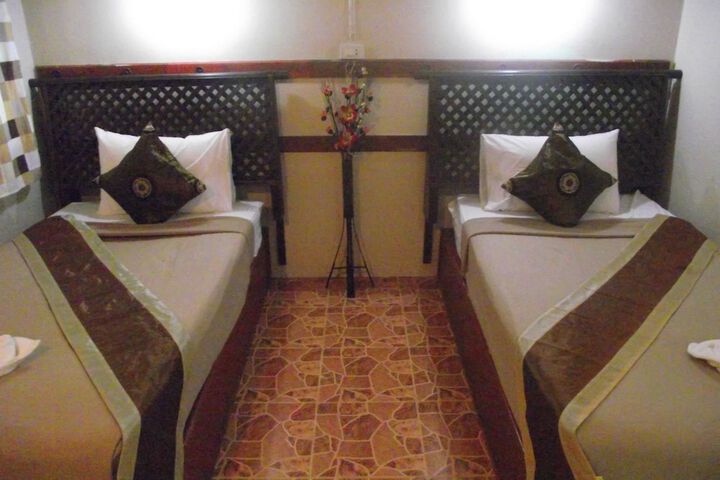 Room 5 of 137
