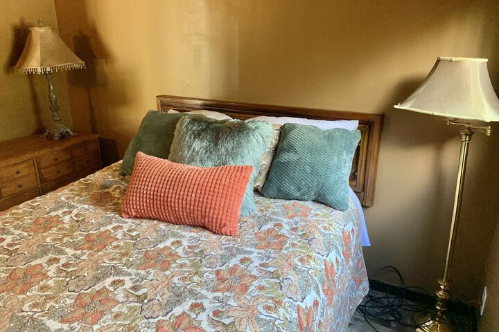 Room 8 of 178