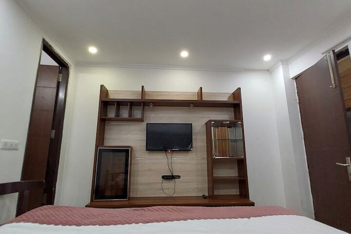 Room 6 of 15