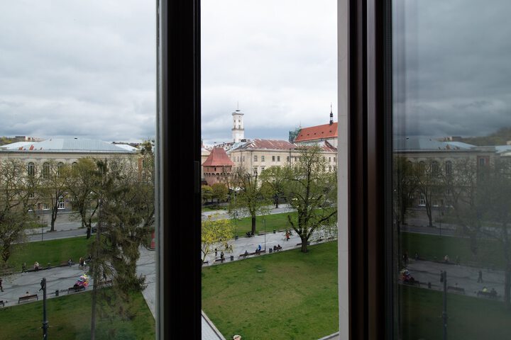 Room 93 of 146