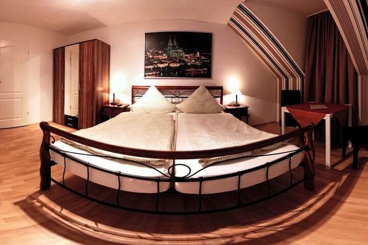 Room 11 of 62