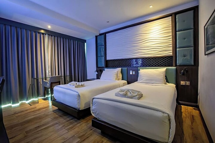 Room 13 of 31