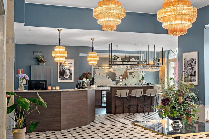 Guest Lobby