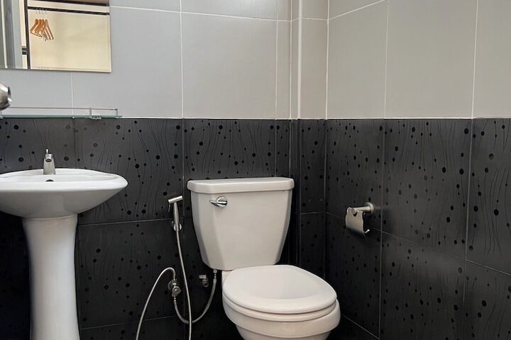 Room 12 of 16