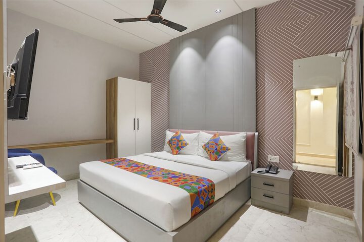 Room 16 of 34