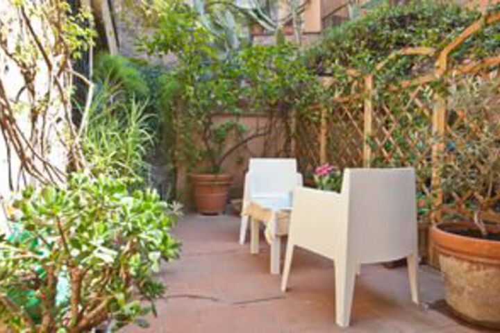 Rental in Rome Arco Ciambella Loft