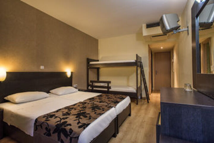 Room 15 of 54