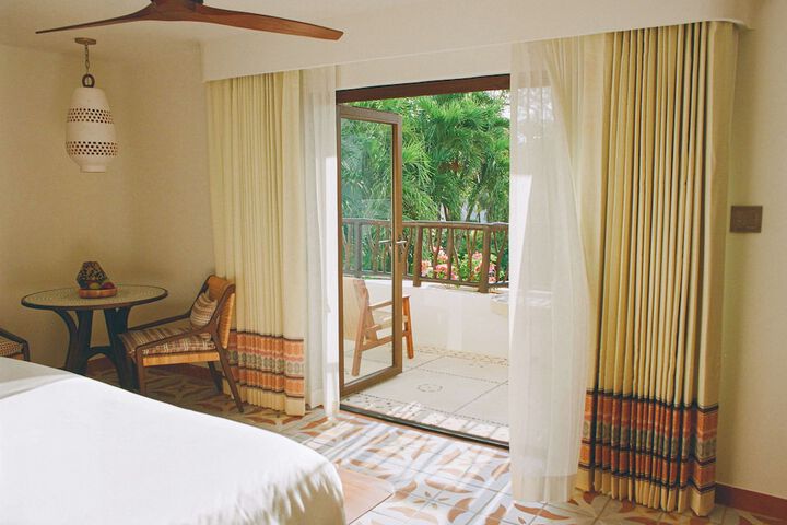 Room 6 of 145