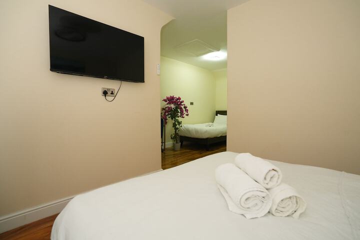 Room 44 of 121